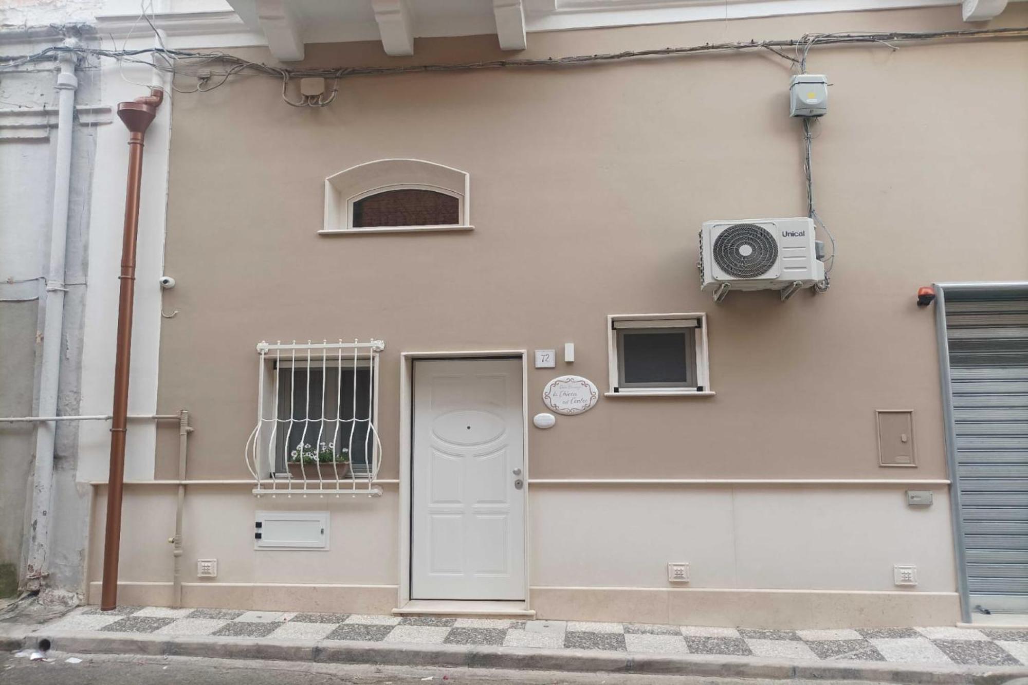 La Chicca Nel Centro Villa Massafra Bagian luar foto